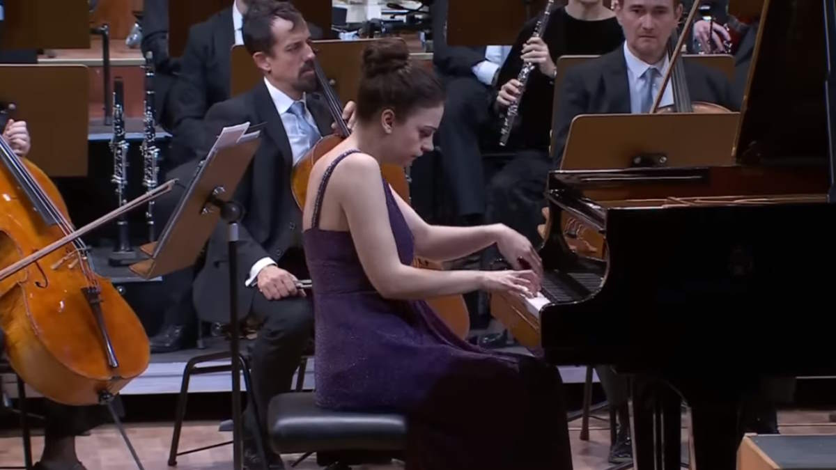 Beethoven: Piano Concerto No. 3 [Olga Scheps] - andantemoderato.com