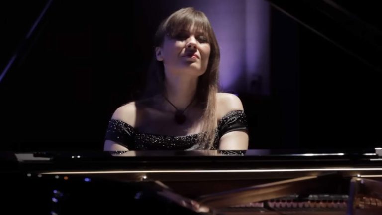 Anna Fedorova plays Mozart Piano Sonata No. 13 in B-flat major, K. 333 (315c), also known as the Linz Sonata