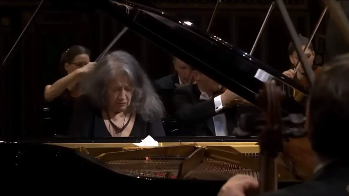 Beethoven: Piano Concerto No. 1 [martha Argerich] - Andantemoderato.com