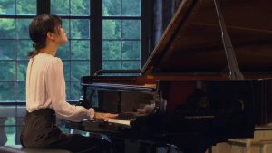Tiffany Poon plays Robert Schumann Kinderszenen