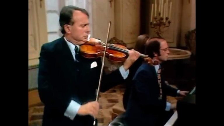 Henryk Szeryng plays Rondo from Mozart Haffner Serenade