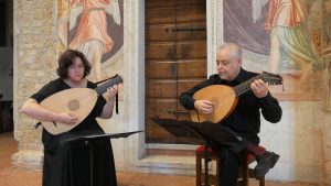 Evangelina Mascardi and Frédéric Zigante play pieces from John Dowland and his contemporaries